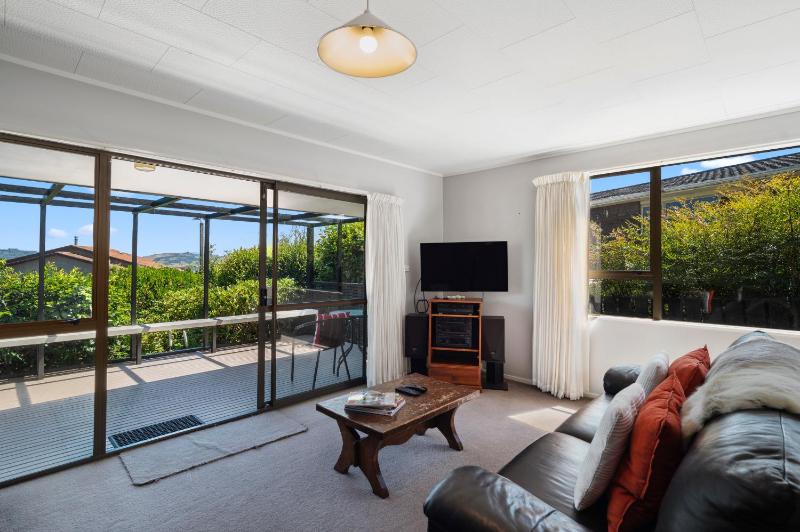 Cute on Kew - Taupo Holiday Home - image 5