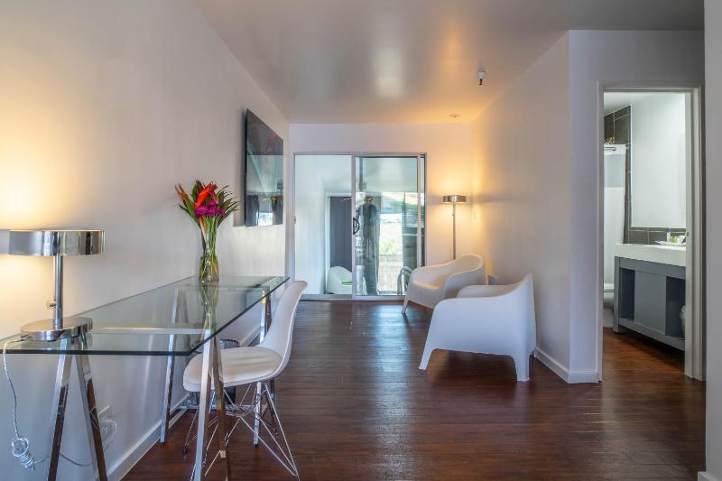 Premium Suite with Private Pool image 4