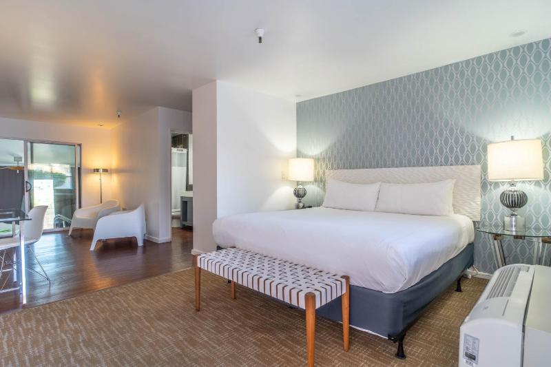 Premium Suite with Private Pool image 2