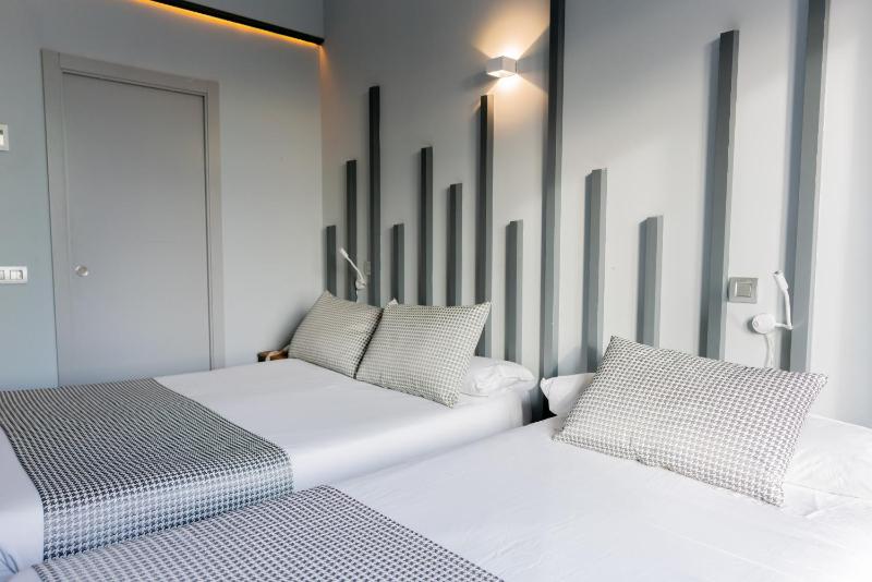 Hostal Carmen-Gran Vía - image 5