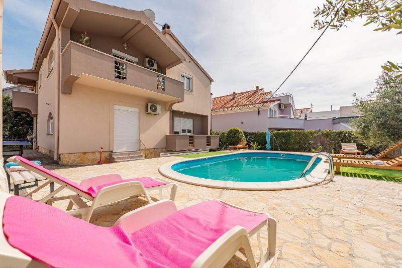 Apartment Kiara with Pool - image 30