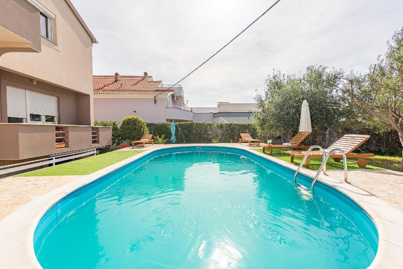 Apartment Kiara with Pool - image 39