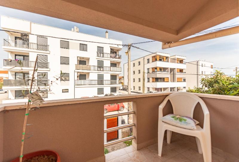 Apartment Kiara with Pool - image 6
