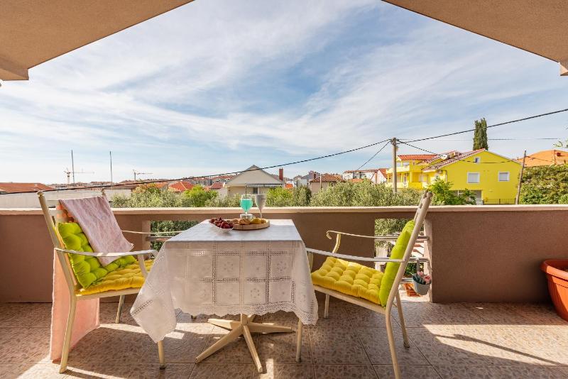 Apartment Kiara with Pool - image 18