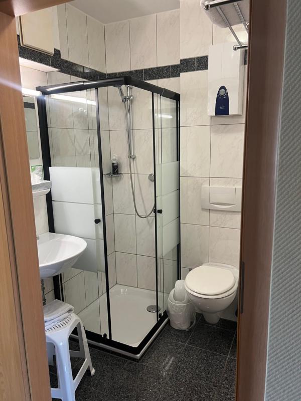 Single Room image 4