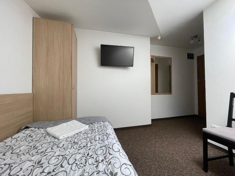 Standard Single Room image 3