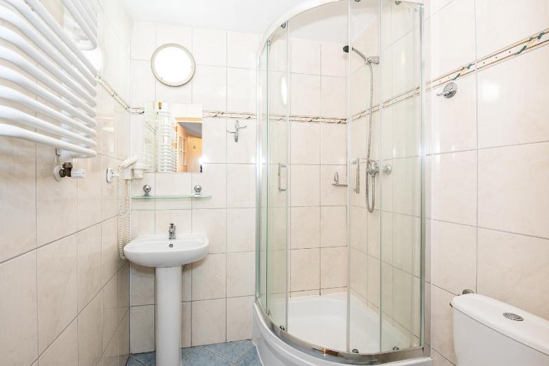 Standard Twin Room image 2