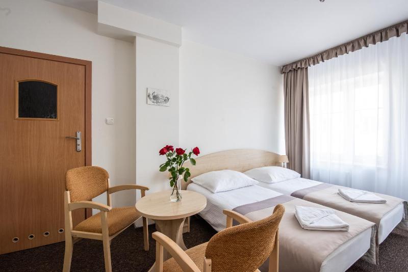 Standard Triple Room image 1
