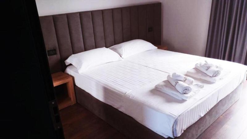 Double Room with Mountain View image 2