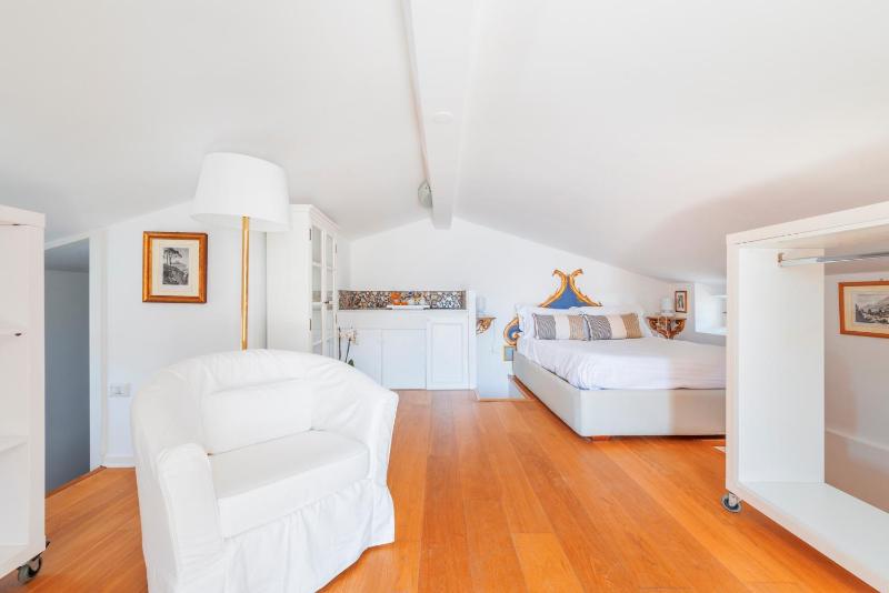 Standard Double Room image 2