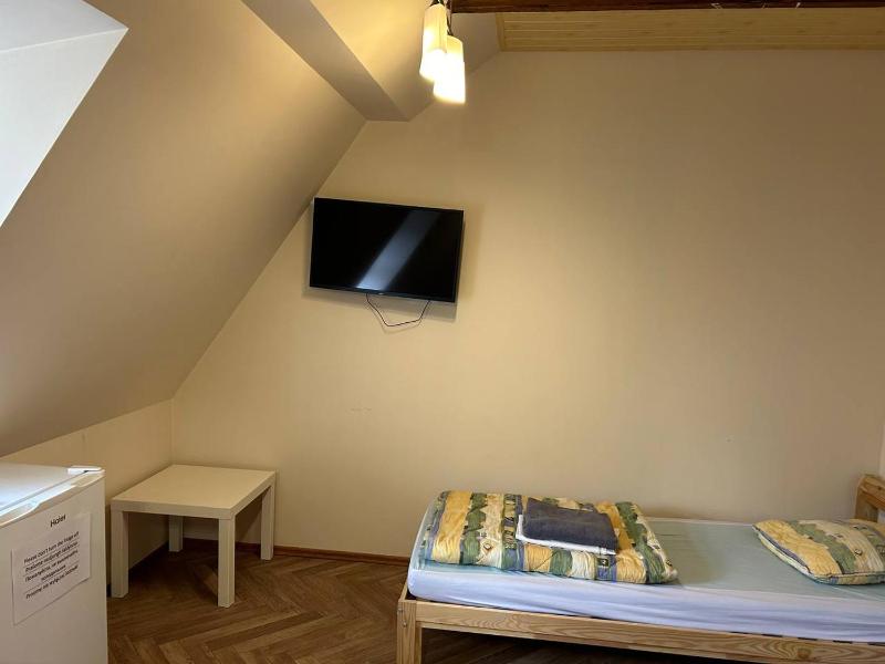 Triple Room with Shared Bathroom image 4