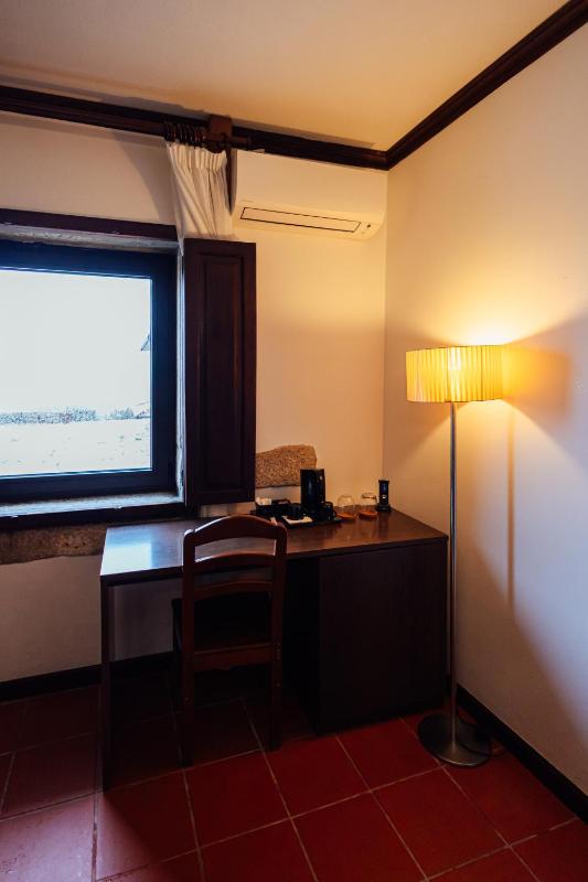 Standard Double Room image 4
