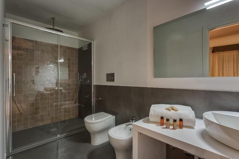 Economy Double or Twin Room image 2