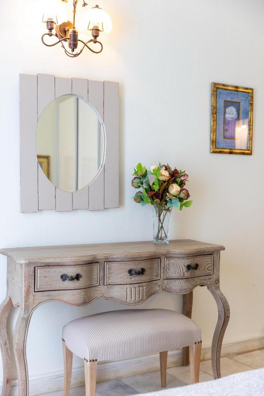 Double or Twin Room with Sea View image 3