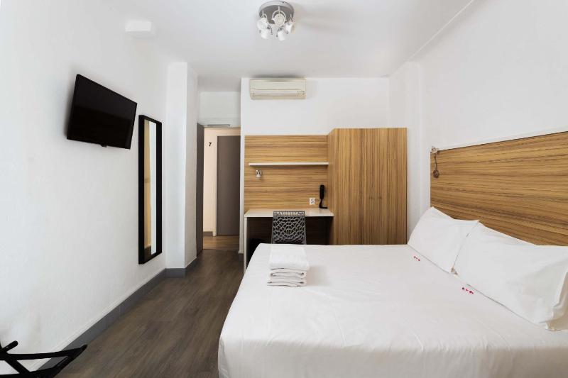 Superior Double Room 20 m2 with Private Terrace image 3