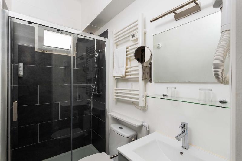 Economy Double Room 10 m2 image 3