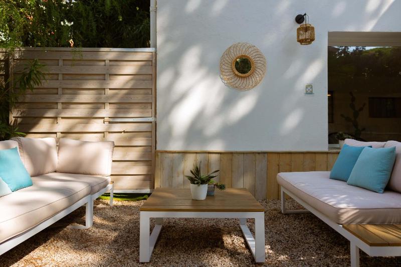 L'Oasis Hotel - image 11