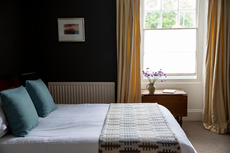 Room One image 4
