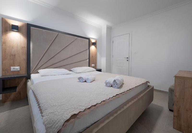 Deluxe Apartment image 1