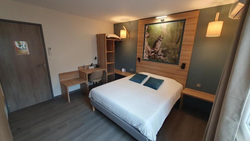 Double Room image 4