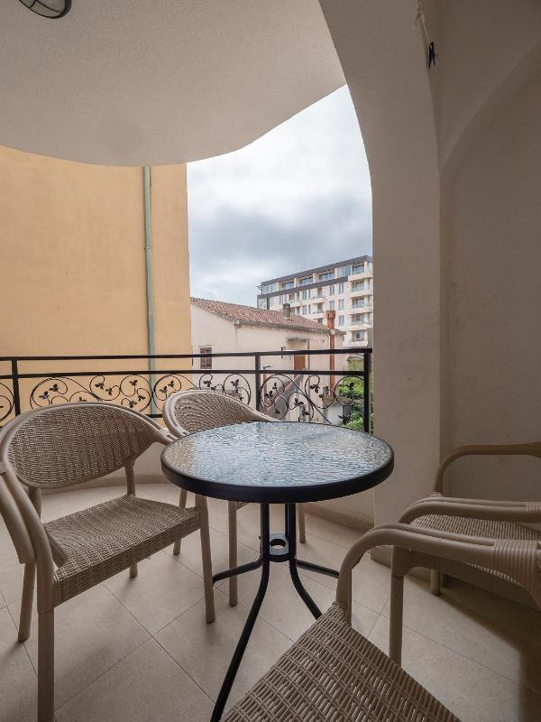 Superior Apartment image 3