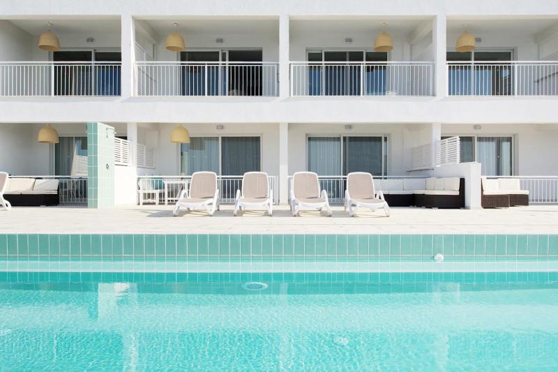 Studio with Free Private Shared Pool (2 Adults + 1 Child) image 1