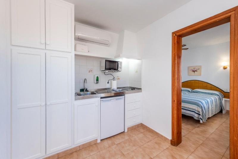 Apartamentos Sol Ponent - image 31