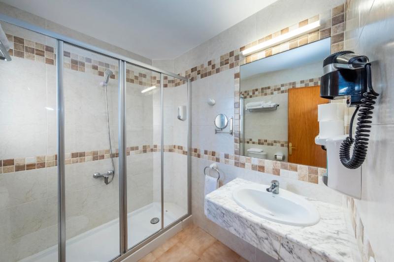 Apartamentos Sol Ponent - image 45
