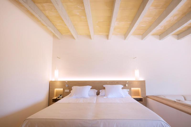 Deluxe Suite (Adults Only) image 1