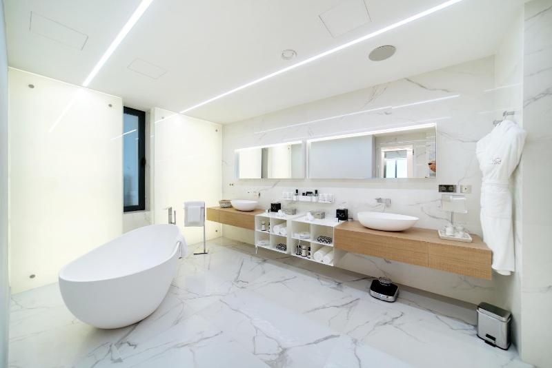 Suite with Terrace image 3