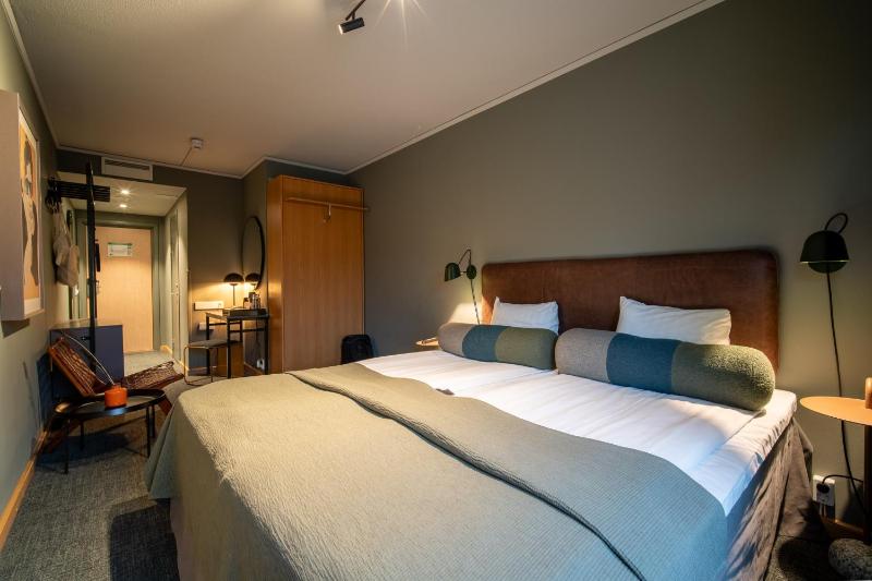 Standard Triple Room image 2