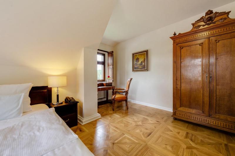 Deluxe Double Room image 1