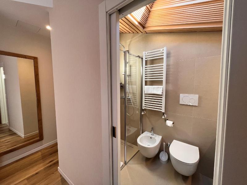 Small Double Room image 3