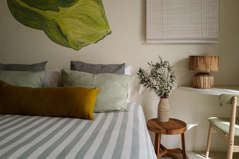 Double Room with Balcony image 3