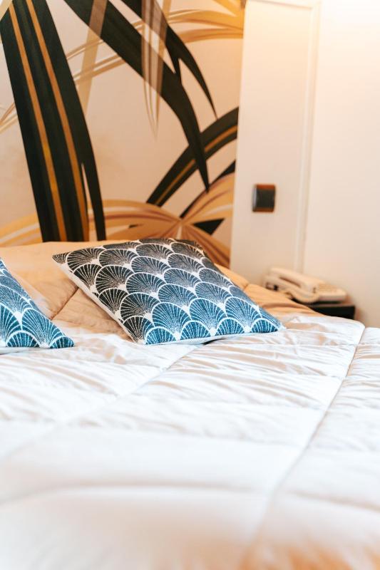 Standard Double Room image 4