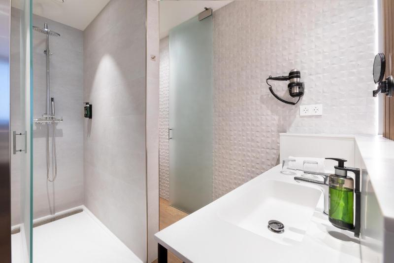 ELEGANCE Room image 2