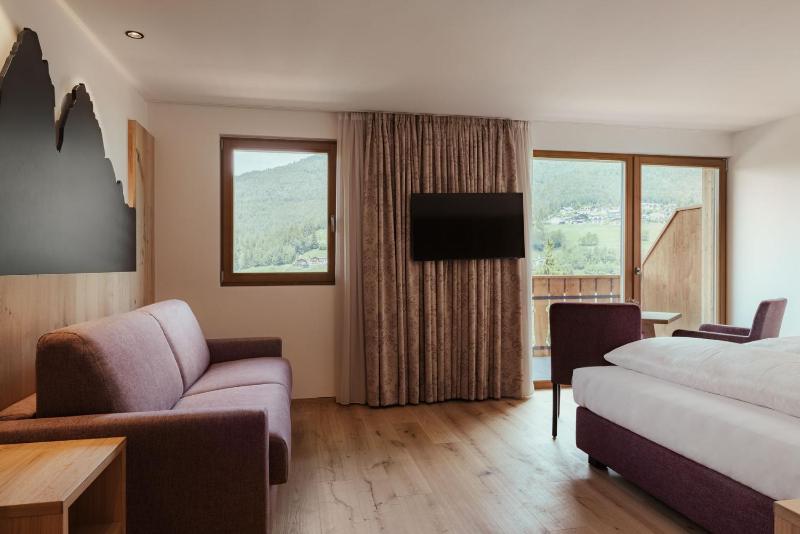 Large Double Room image 2