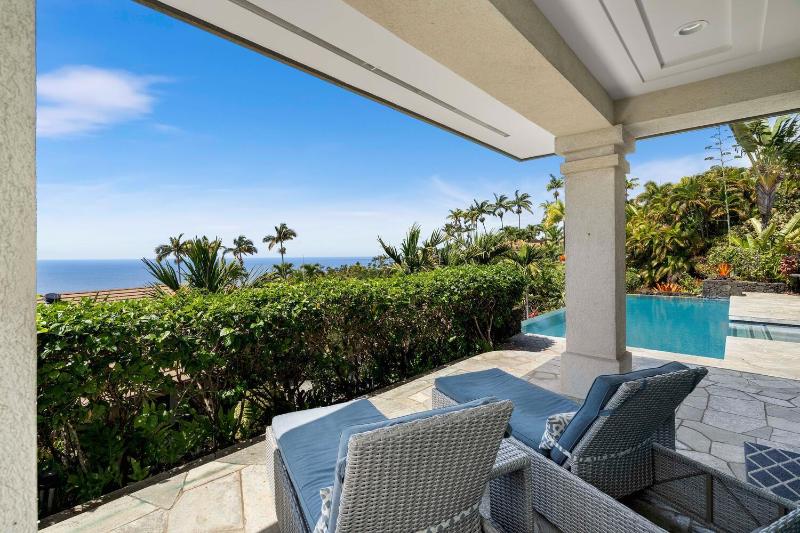 Blue Hawaii - image 27