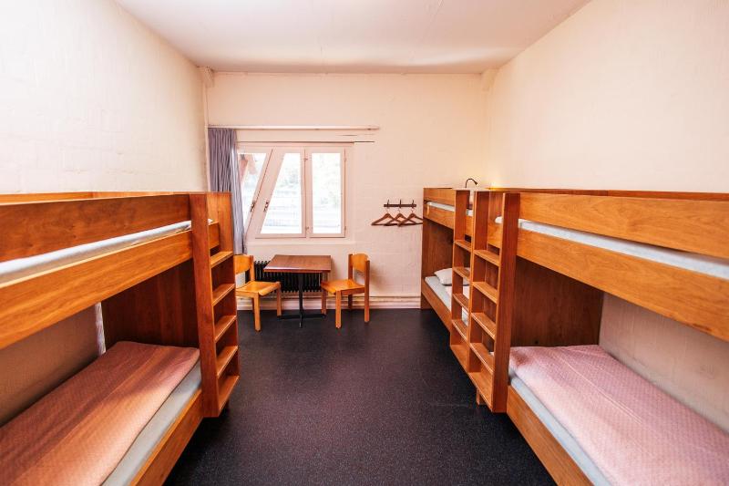 Sextuple Room with Shared Bathroom image 4