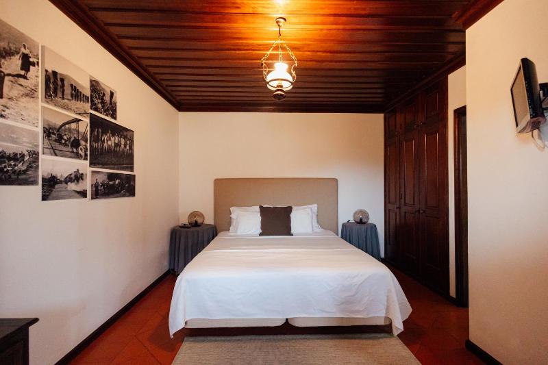 One-Bedroom Apartment image 1