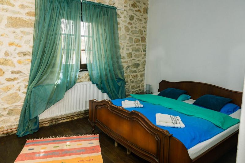 Deluxe Room (2 Adults + 1 Child) image 1