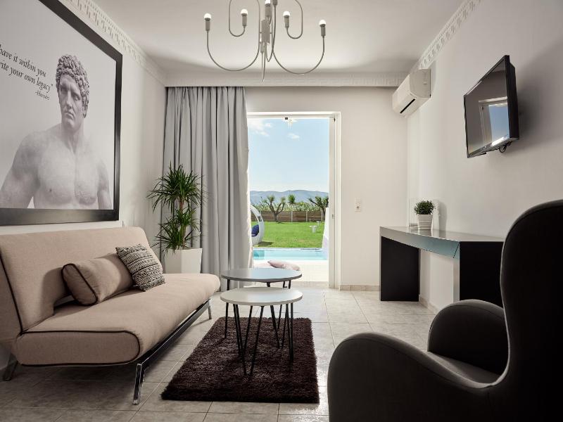 Master Suite with Private Pool  image 4
