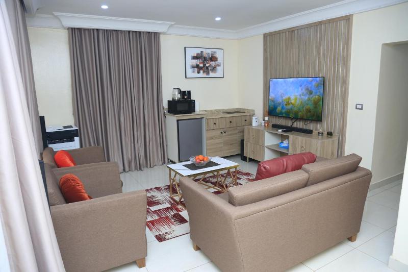 House 24 - image 14