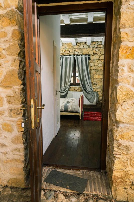 Double Room image 3