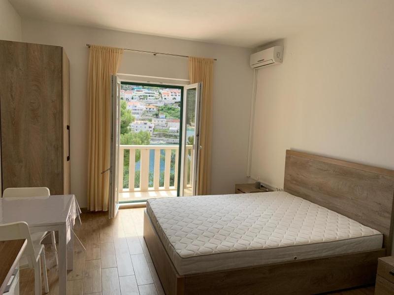 Studio with Balcony and Sea View image 1