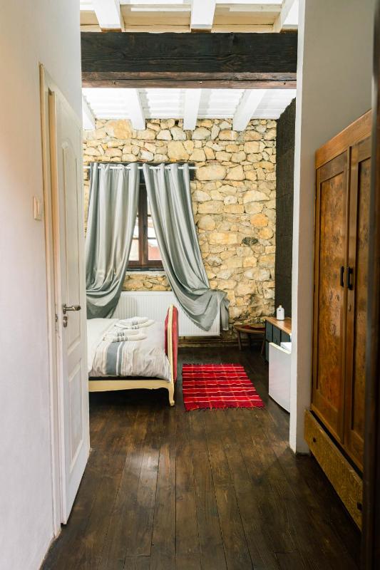 Double Room image 4