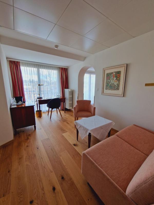 Superior Double Room with Balcony image 4