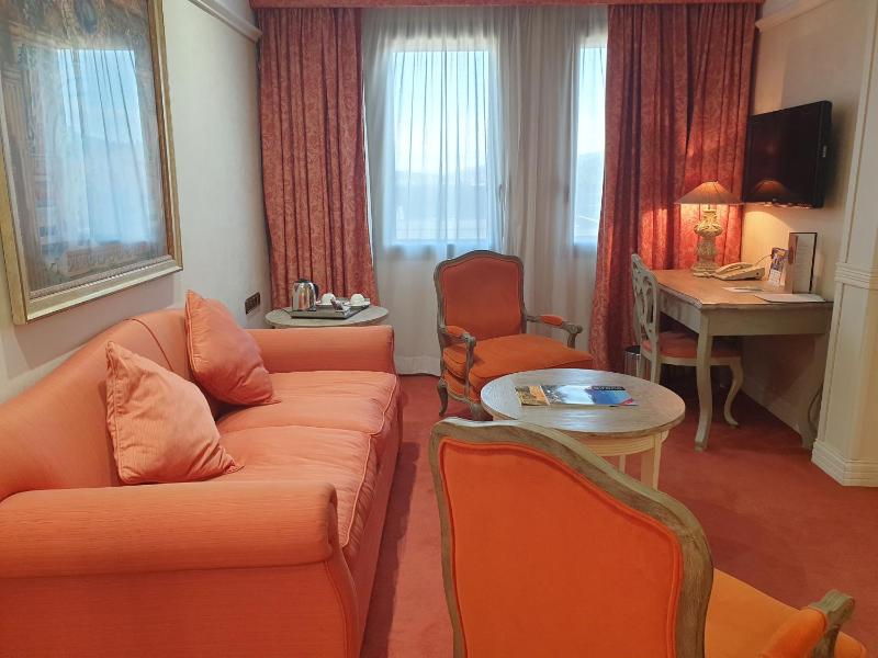Executive Junior Suite image 4