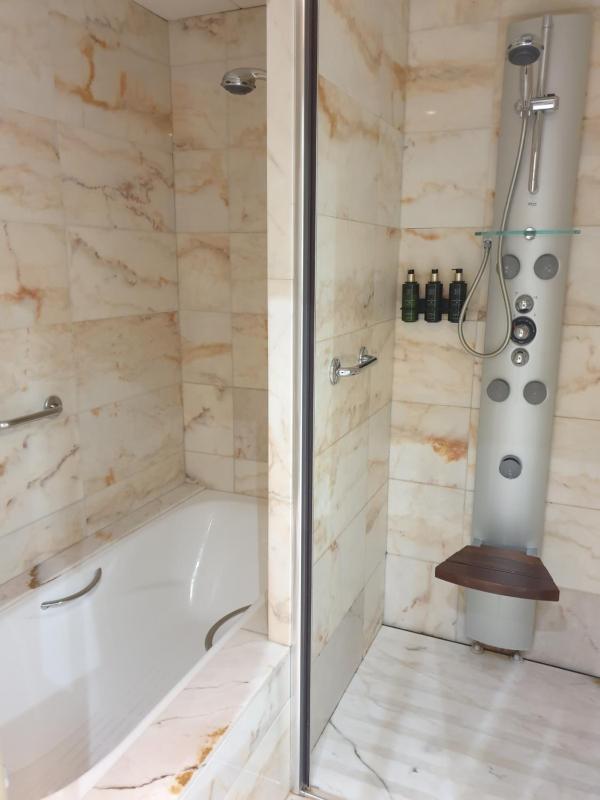 Executive Junior Suite image 2