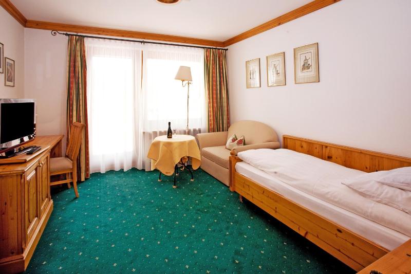 Single Room image 4